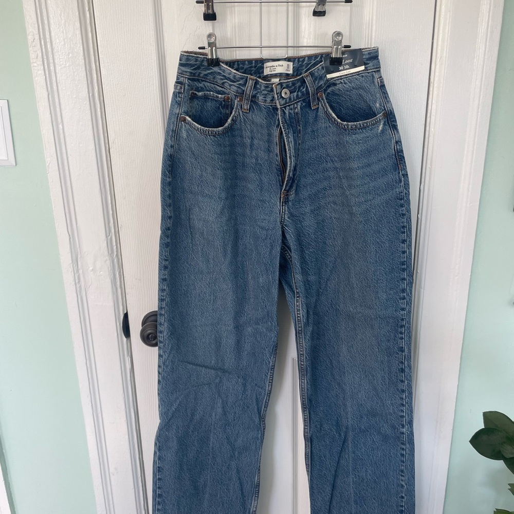 Abercrombie & Fitch high rise the loose Jeans NWT 30L/10L